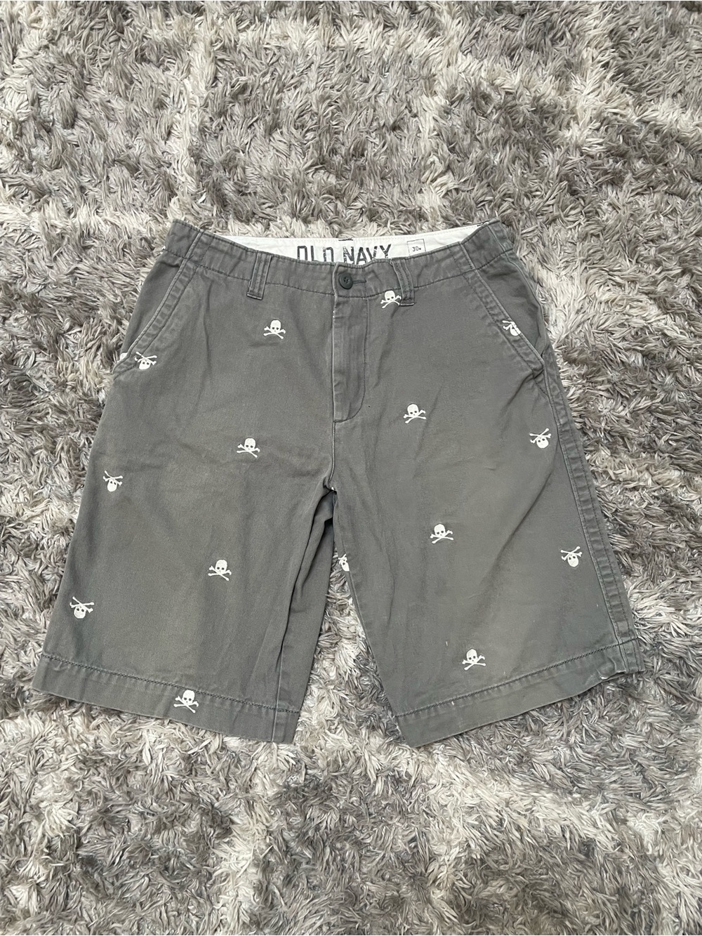 Old Navy Skull Print Chino Shorts Size 30W Gray